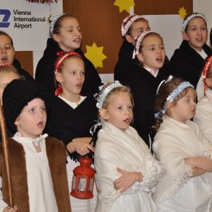 Vystúpenie detského folklórneho súboru Grbarčeta. (Mikuláš 2010)